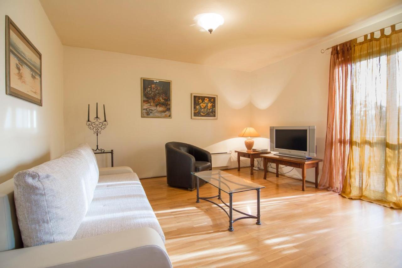 Apartments Emil 769 Fažana Kültér fotó